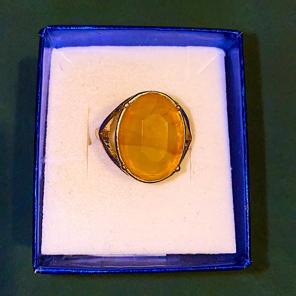 7.5 Gold Crystal Ring